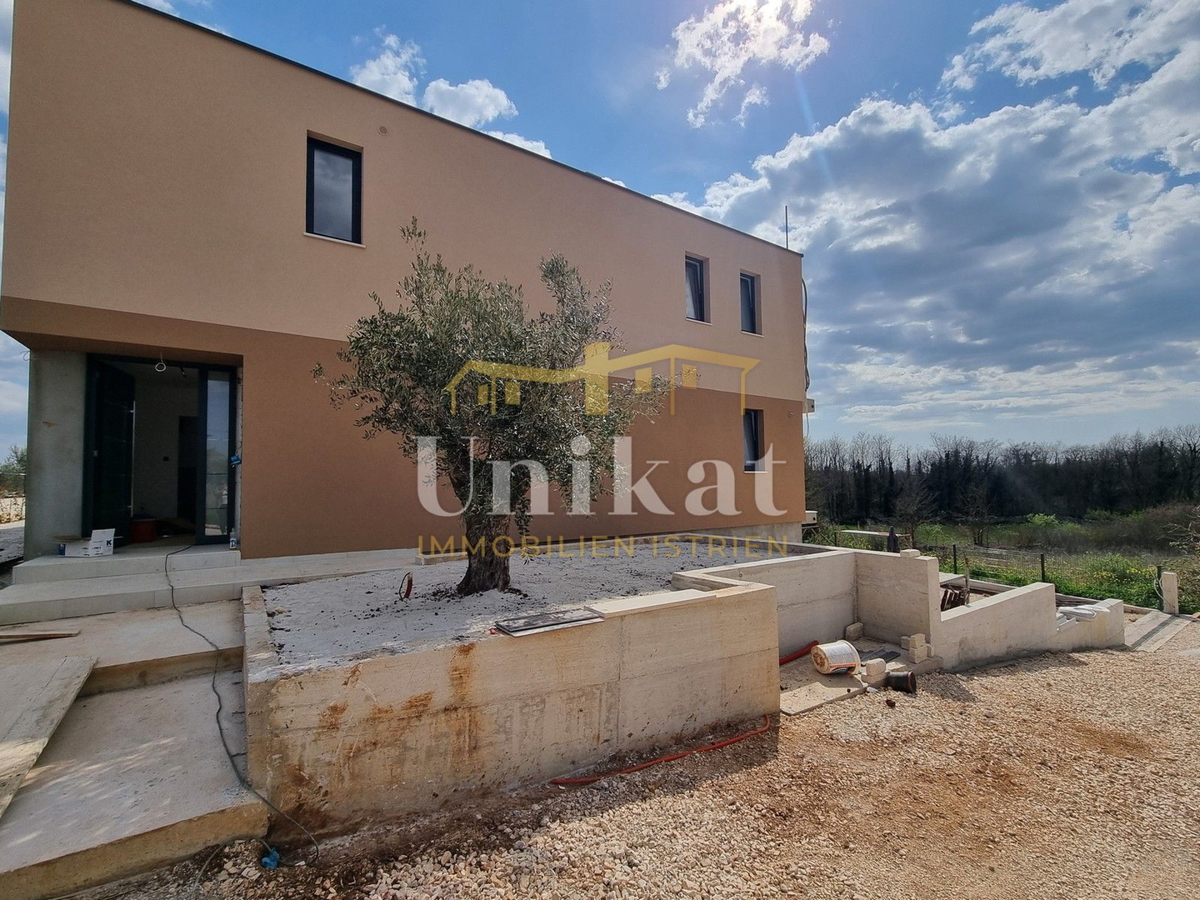 Casa nei dintorni di Višnjan - 4 camere da letto e piscina